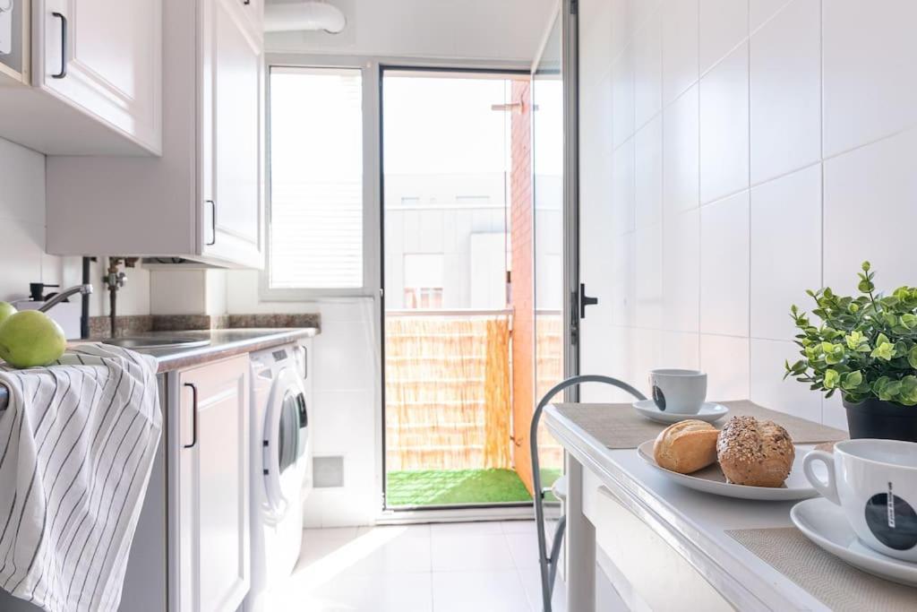 San With Private Parking Appartement